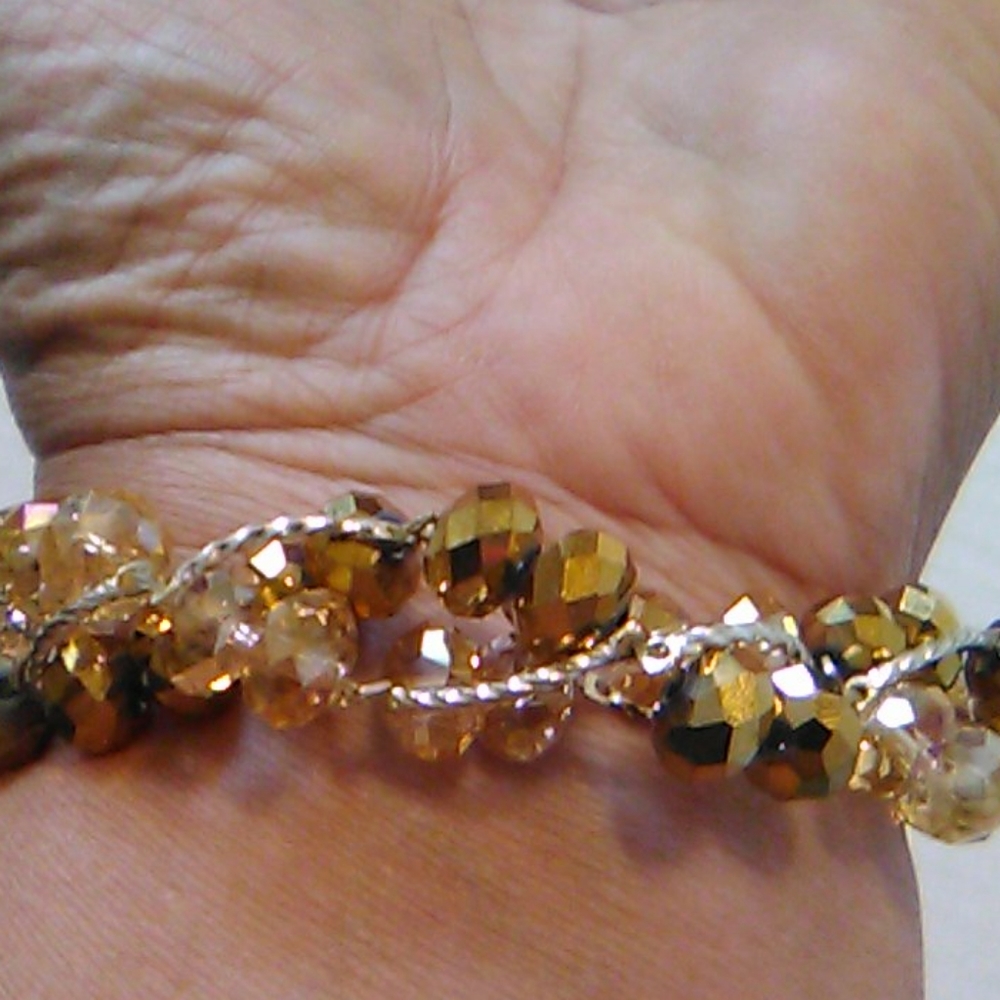 Nwt Goldtone crystal bracelet - Picture 4 of 8
